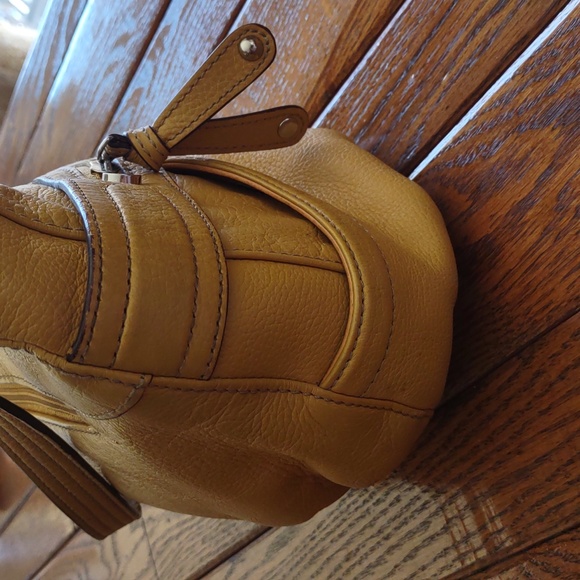 Tignanello Hand bag in mustard - Picture 9 of 9